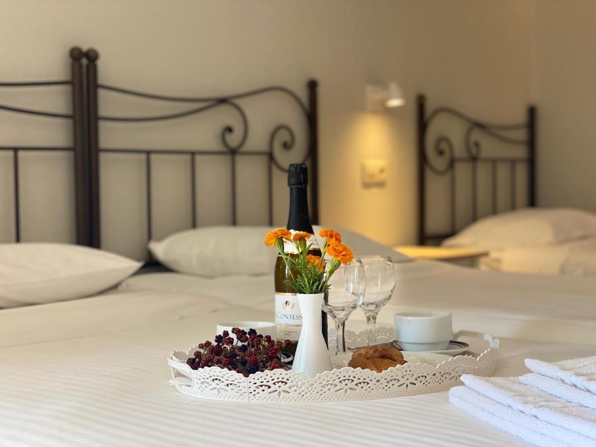 Louvre Hotel Γουβιά Εξωτερικό φωτογραφία