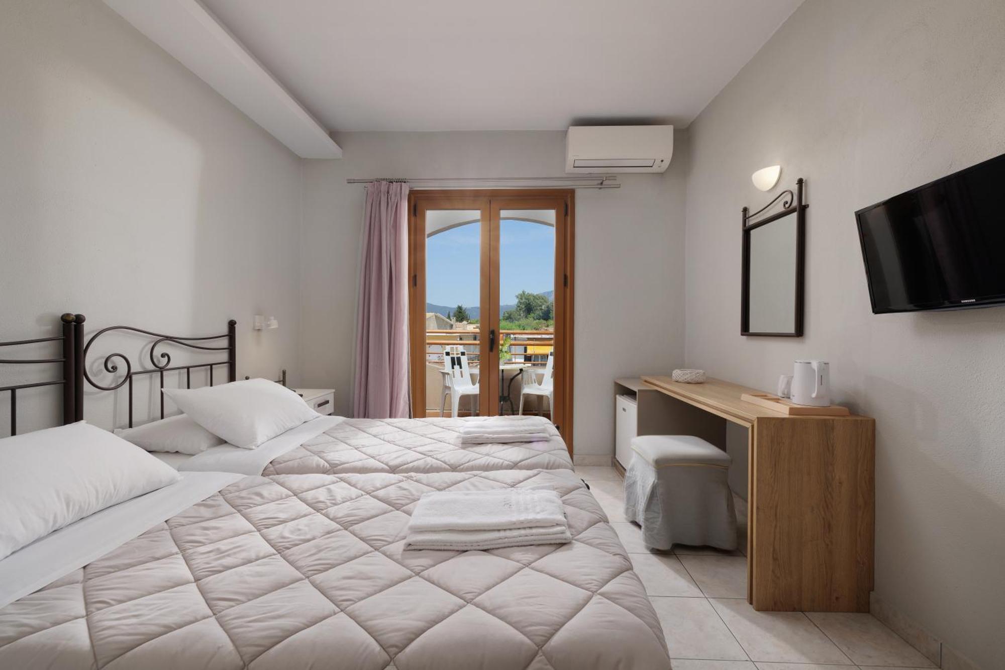 Louvre Hotel Γουβιά Εξωτερικό φωτογραφία